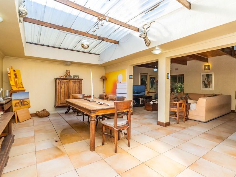 Three-bedroom renovators dream in prime location. - Photo 9