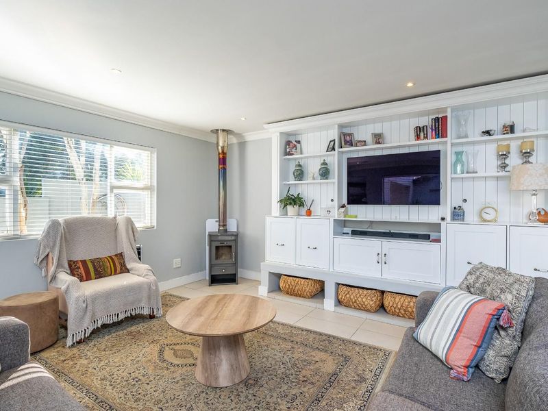 Elegant Family Living In a Sough After Estate - Photo 3