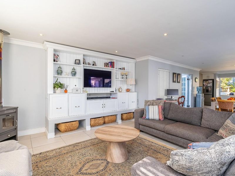 Elegant Family Living In a Sough After Estate - Photo 2