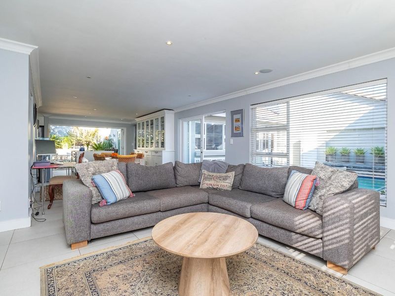 Elegant Family Living In a Sough After Estate - Photo 4