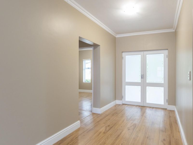 Spacious single level living on a prime corner plot in popular Avalon Estate - Photo 6