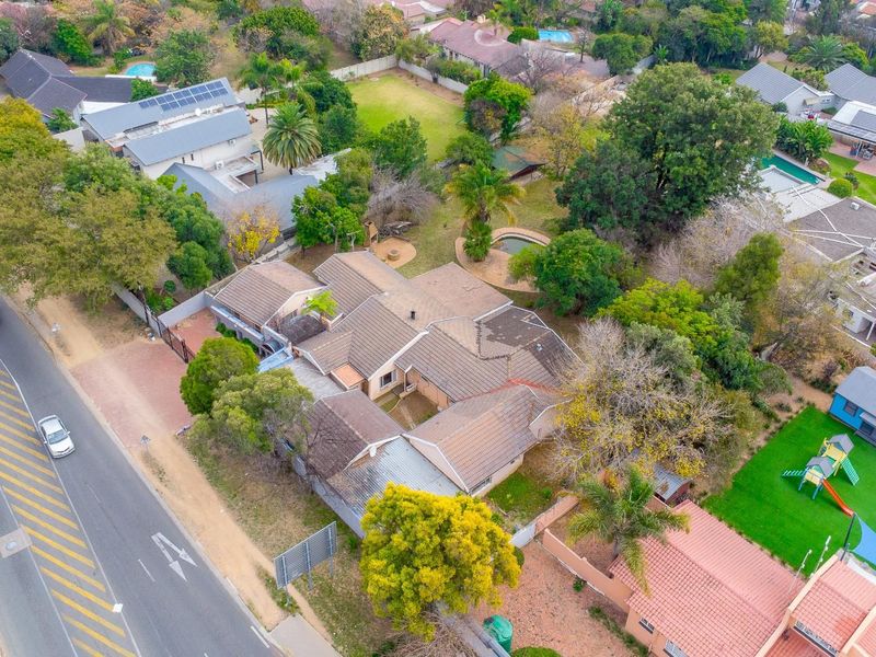 Prime Fourways Opportunity on ±2,500 m2 with Extensive Improvements - Photo 10
