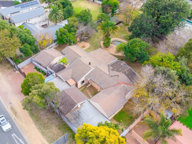 Prime Fourways Opportunity on ±2,500 m2 with Extensive Improvements - Photo 9