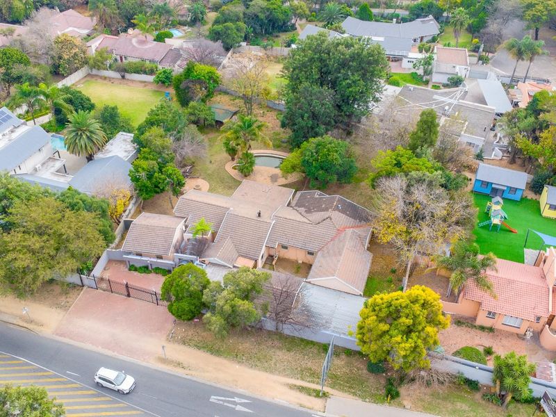 Prime Fourways Opportunity on ±2,500 m2 with Extensive Improvements - Photo 7