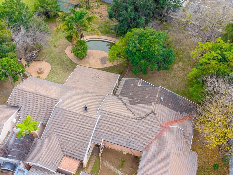 Prime Fourways Opportunity on ±2,500 m2 with Extensive Improvements - Photo 3