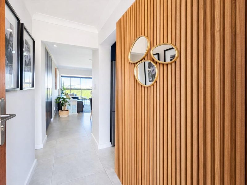 FULLY RENOVATED | MODERN | MOVE-IN READY| FIRST FLOOR APARTMENT - Photo 1