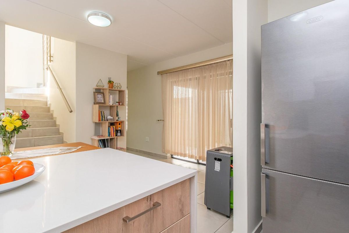 Modern 3 bed Home Within A Secure Lifestyle Estate -  The Best of Fourways! - Photo 4