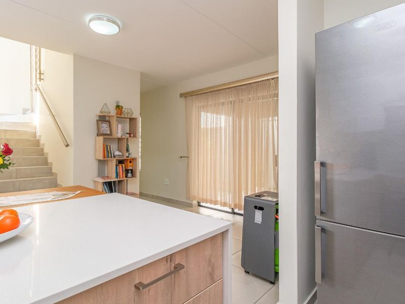 Modern 3 bed Home Within A Secure Lifestyle Estate -  The Best of Fourways! - Photo 4