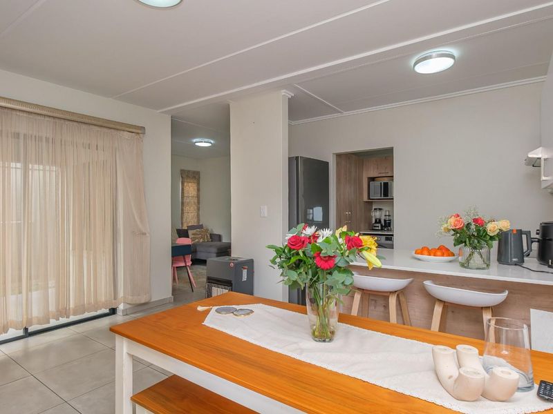 Modern 3 bed Home Within A Secure Lifestyle Estate -  The Best of Fourways! - Photo 6