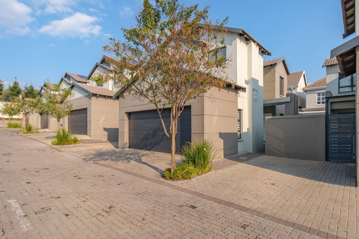 Modern 3 bed Home Within A Secure Lifestyle Estate -  The Best of Fourways! - Photo 2
