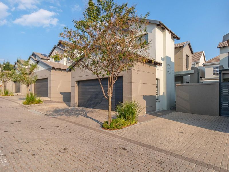 Modern 3 bed Home Within A Secure Lifestyle Estate -  The Best of Fourways! - Photo 2