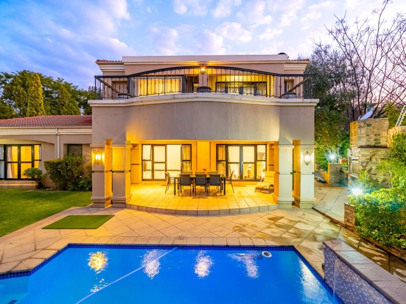 Largest Stand in the Estate | Private Family Living | Walk to Crawford - Photo 1