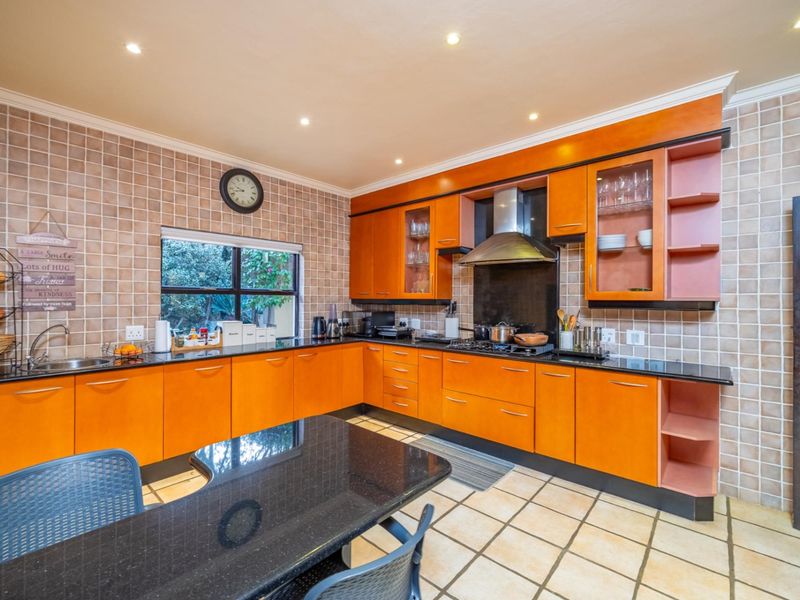 Largest Stand in the Estate | Private Family Living | Walk to Crawford - Photo 9