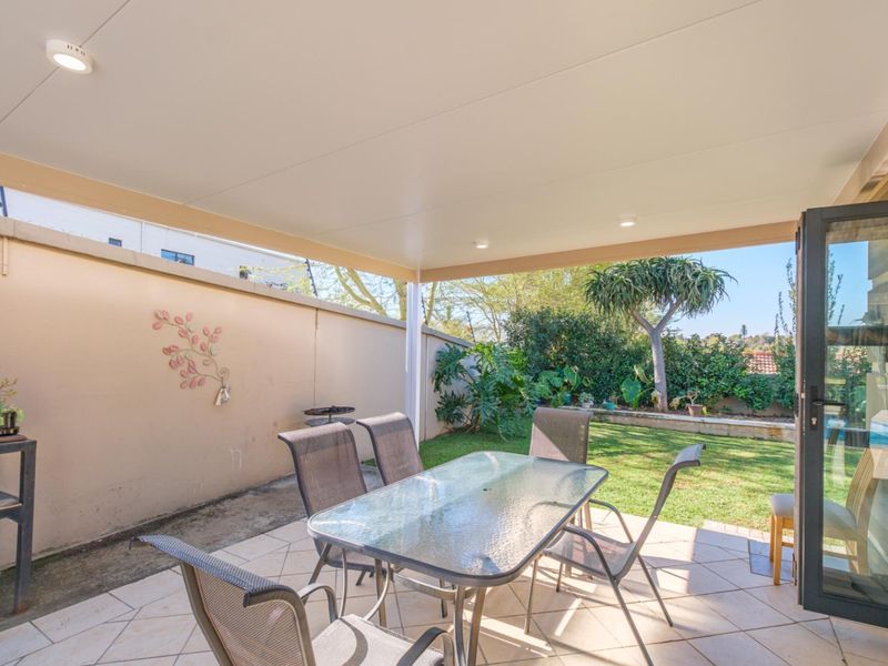Pristine Townhouse to Rent in Featherbrooke/Homes Haven - Photo 5