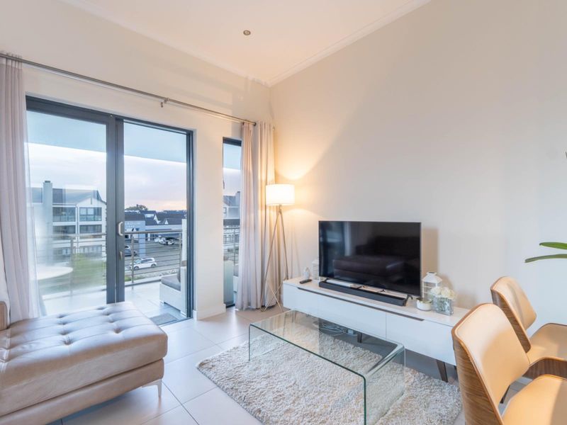 Spacious Corner Apartment with Expansive Patio in Prestigious Sitari Estate - Photo 10