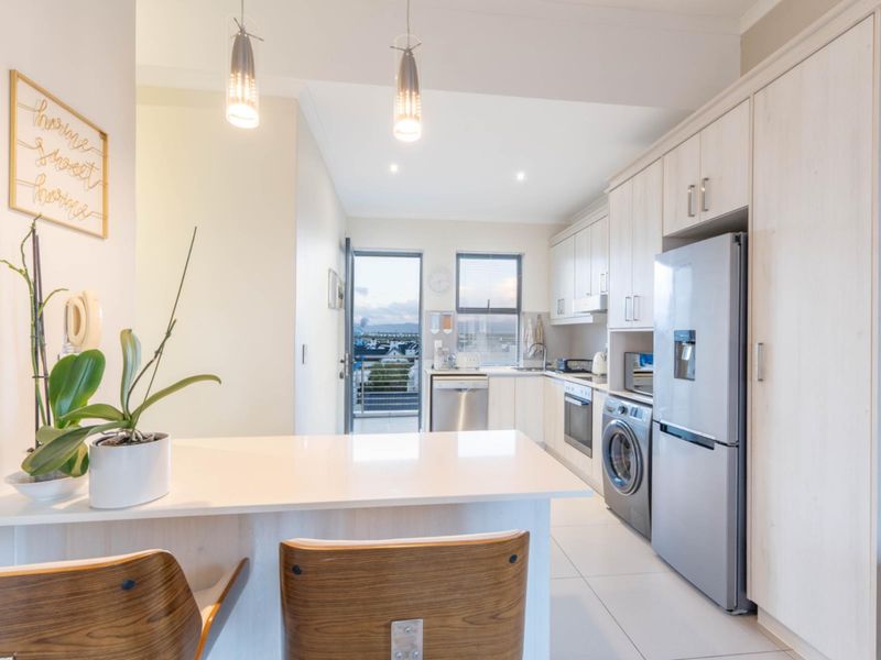 Spacious Corner Apartment with Expansive Patio in Prestigious Sitari Estate - Photo 9