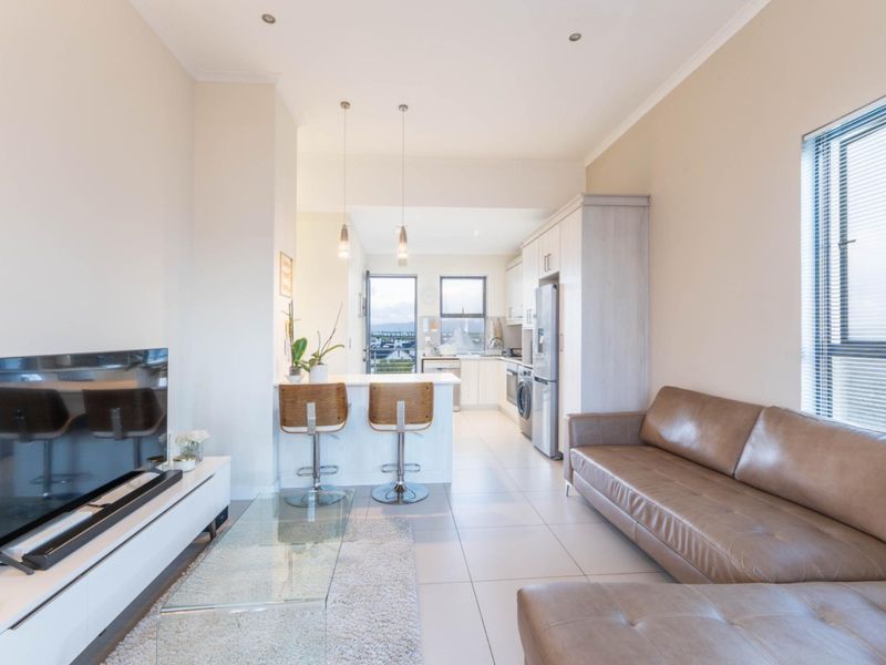 Spacious Corner Apartment with Expansive Patio in Prestigious Sitari Estate - Photo 8
