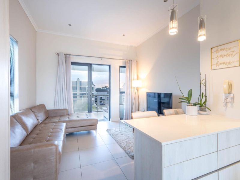 Spacious Corner Apartment with Expansive Patio in Prestigious Sitari Estate - Photo 7