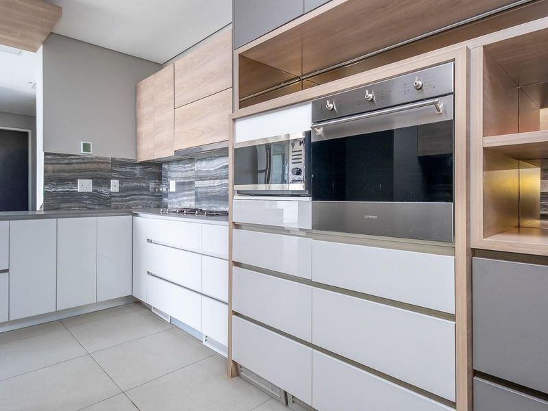 Elegant Penthouse 3 Bedrooms in Rosebank CBD with amazing views! - Photo 7