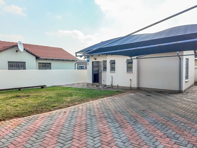 Perfect Starter Home for Young Couples - Build Your Future Here! - Photo 6
