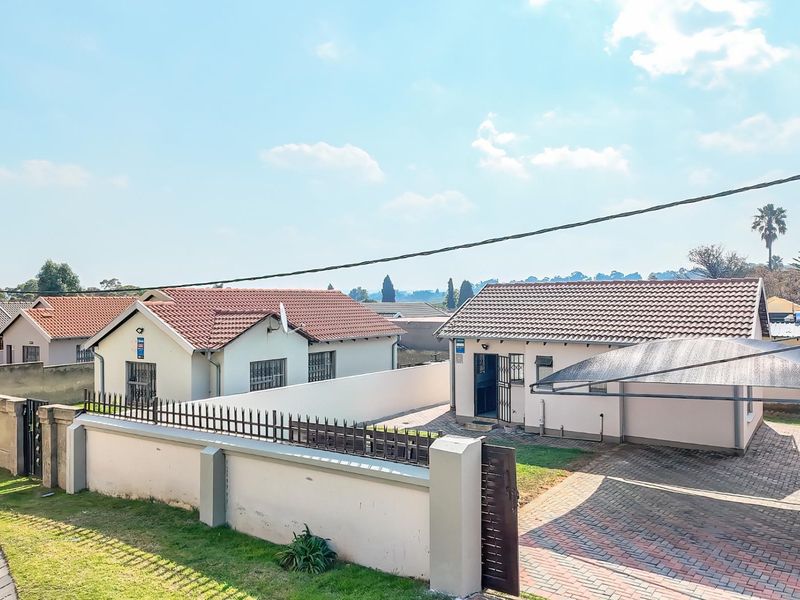 Perfect Starter Home for Young Couples - Build Your Future Here! - Photo 2