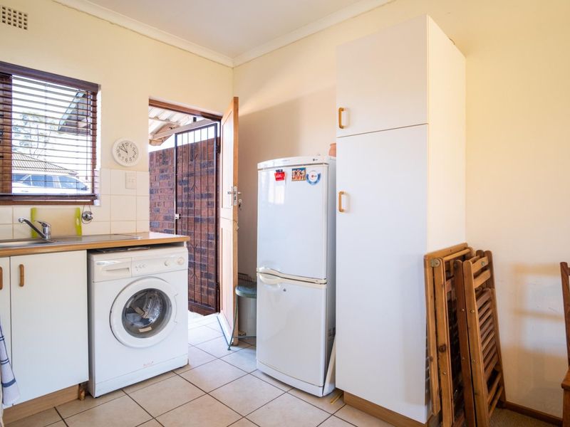 Comfortable, Secure and Stress-Free Living in Amber Valley - Photo 10