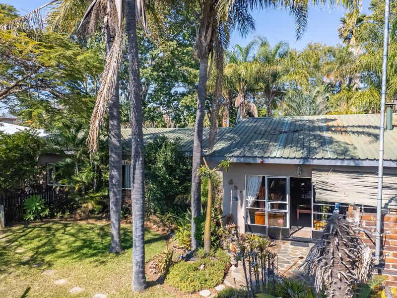 Spacious Eduan Park Family Home with Flatlet - Photo 4