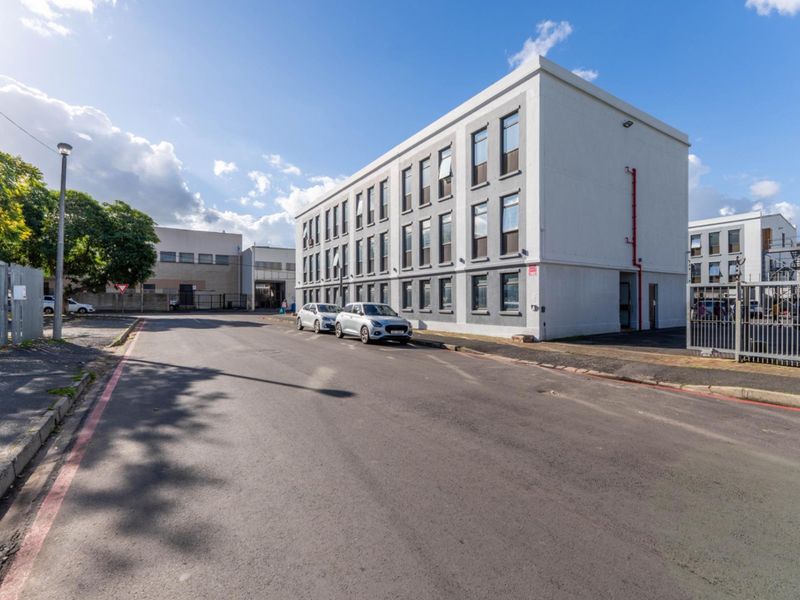 Gordon Square, Paarl Central | 1-Bedroom Apartment | Ground Floor - Photo 1