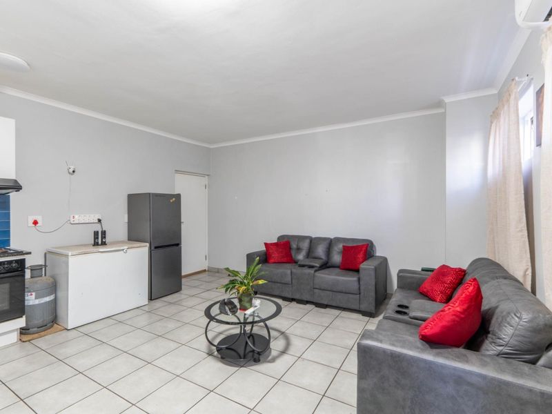 Gordon Square, Paarl Central | 1-Bedroom Apartment | Ground Floor - Photo 4