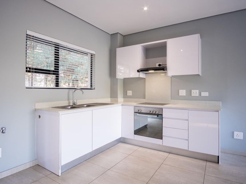 Spacious 2-Bedroom Apartment To Let in Secure Hilton Estate - Photo 8