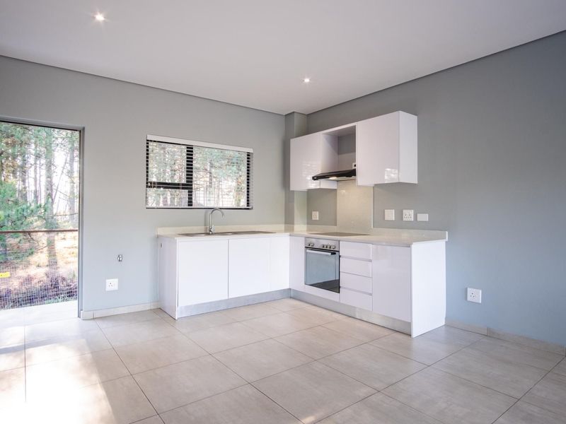 Spacious 2-Bedroom Apartment To Let in Secure Hilton Estate - Photo 7