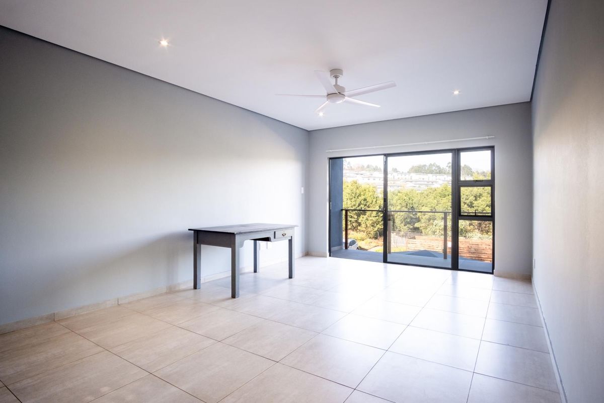 Spacious 2-Bedroom Apartment To Let in Secure Hilton Estate - Photo 5