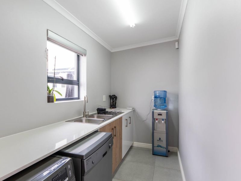 Laguna Ridge - Modern 3 Bedroom Home In Boutique Estate - Photo 7