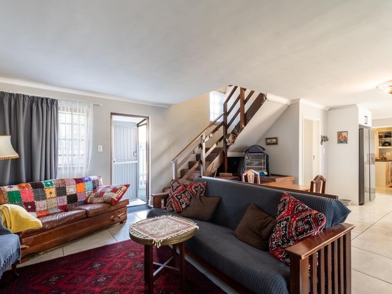 3 bed, 3 Bath open-plan gem, with income potential or ideal for guests - Photo 5