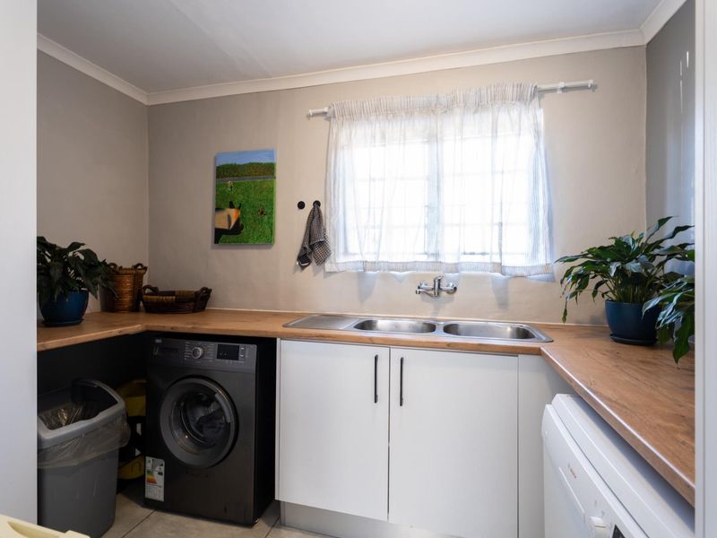 3 bed, 3 Bath open-plan gem, with income potential or ideal for guests - Photo 10