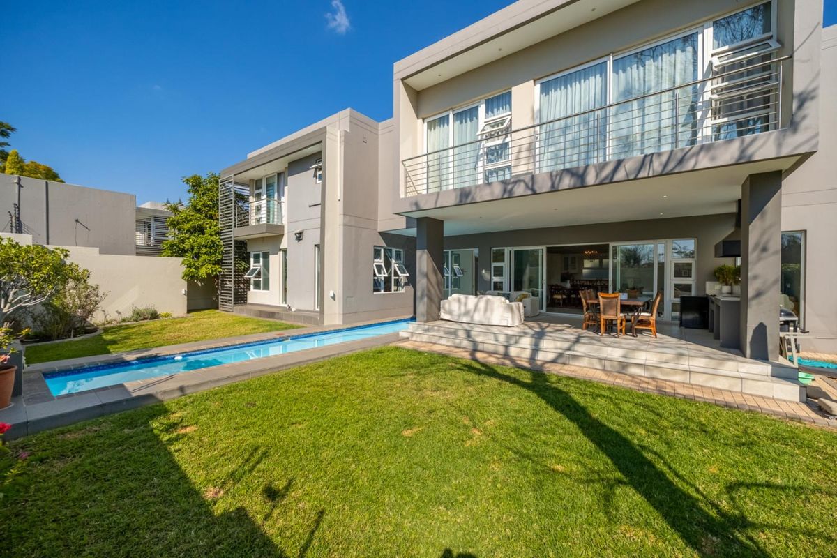 Modern Family Home in a Secure Estate, Bryanston East - Photo 2