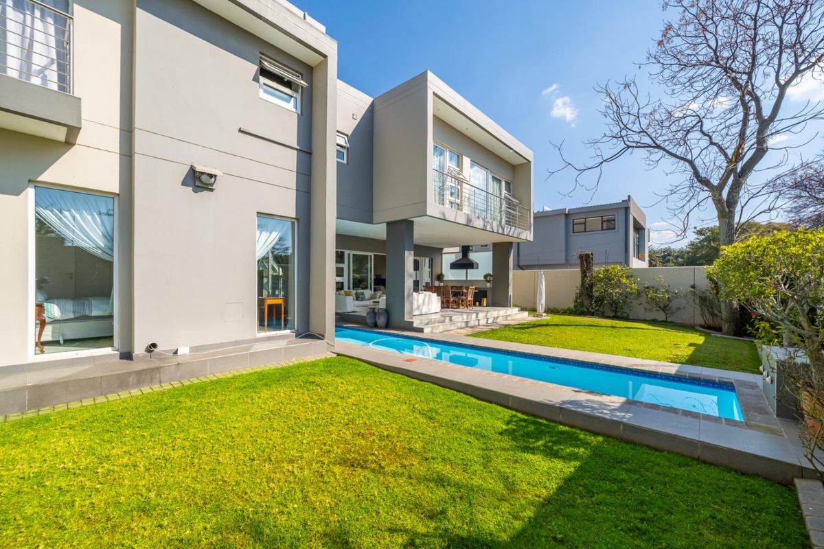 Modern Family Home in a Secure Estate, Bryanston East - Photo 3