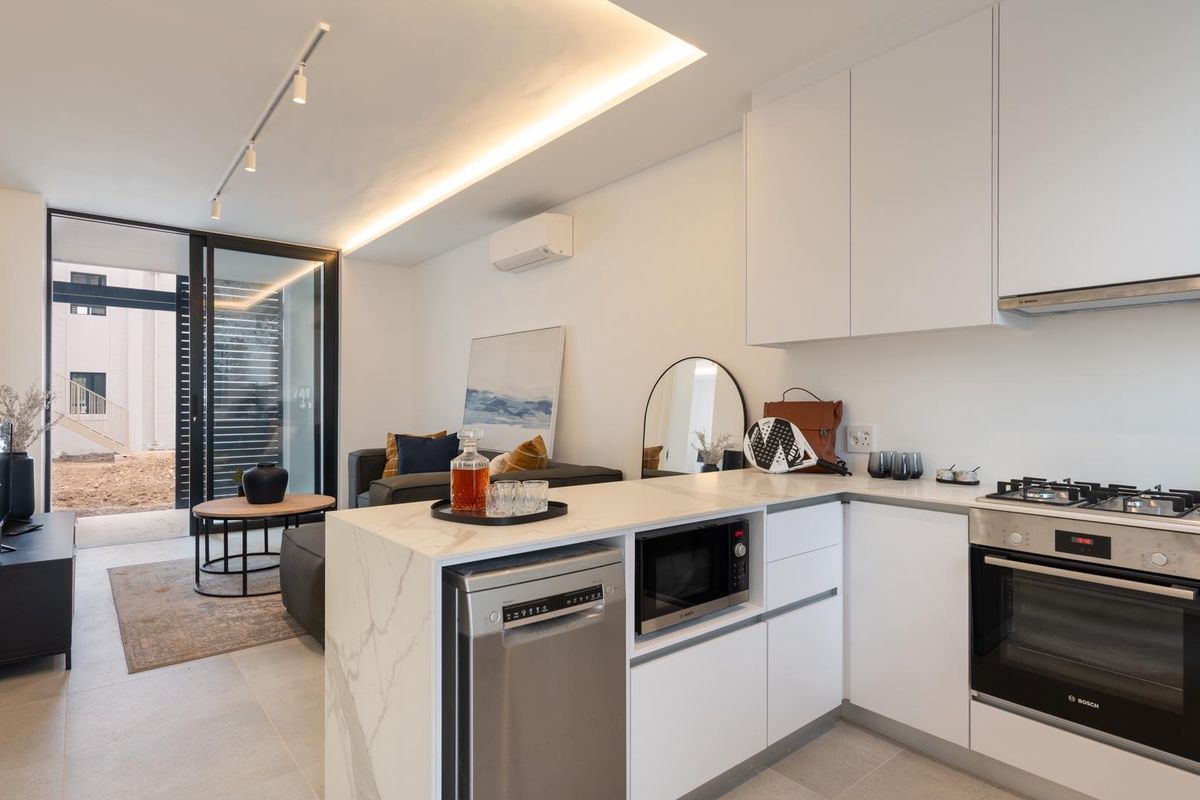Contemporary Winelands Living at Vivante Village, Val de Vie Estate - Photo 2