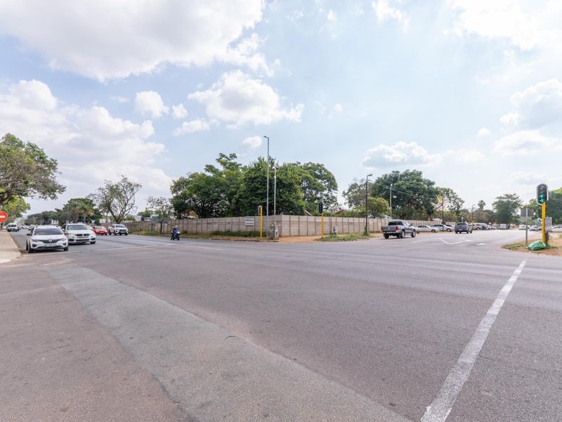 Prime 5,731 sqm Development Opportunity in a High-Exposure Location - Photo 2