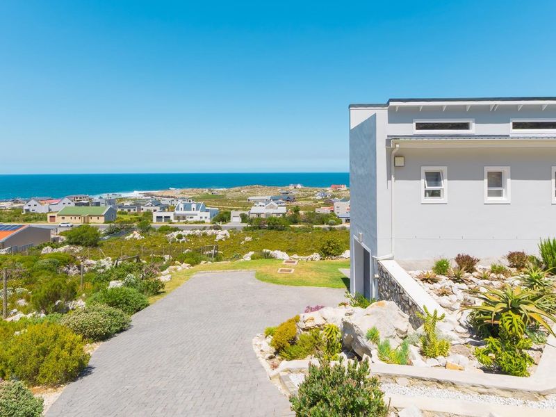 Secure Bachelor Unit with Private Garage Sunny Seas, Bettys Bay - Photo 2
