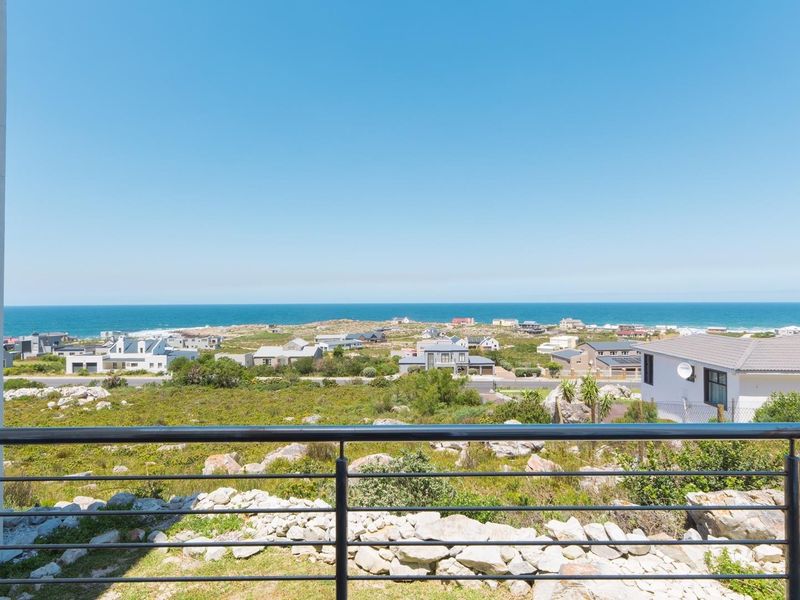 Secure Bachelor Unit with Private Garage Sunny Seas, Bettys Bay - Photo 9