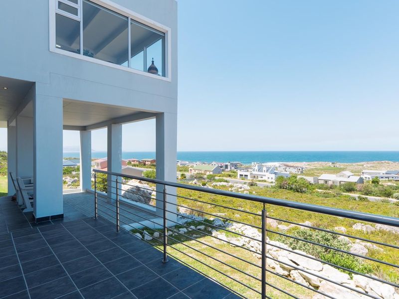 Secure Bachelor Unit with Private Garage Sunny Seas, Bettys Bay - Photo 8