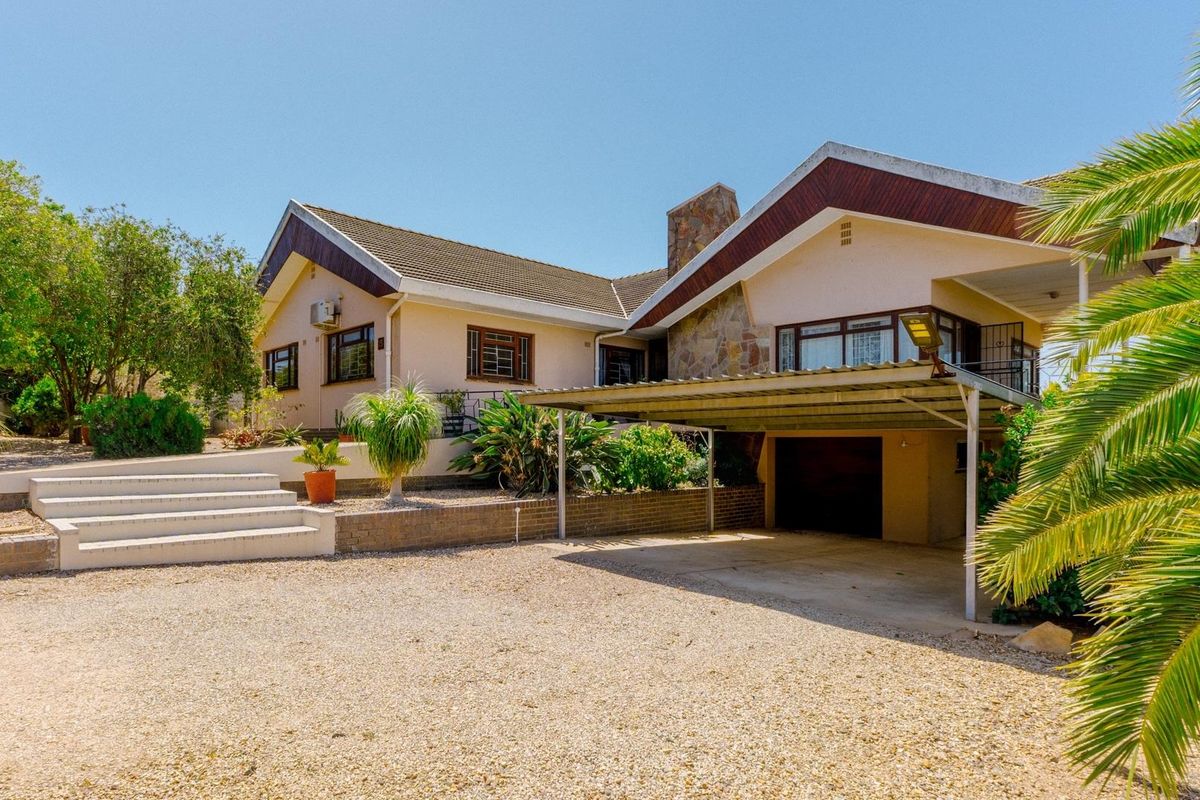 Practical, Solid 3-Bedroom Family Home with Office and Solar - Moorreesburg - Photo 4
