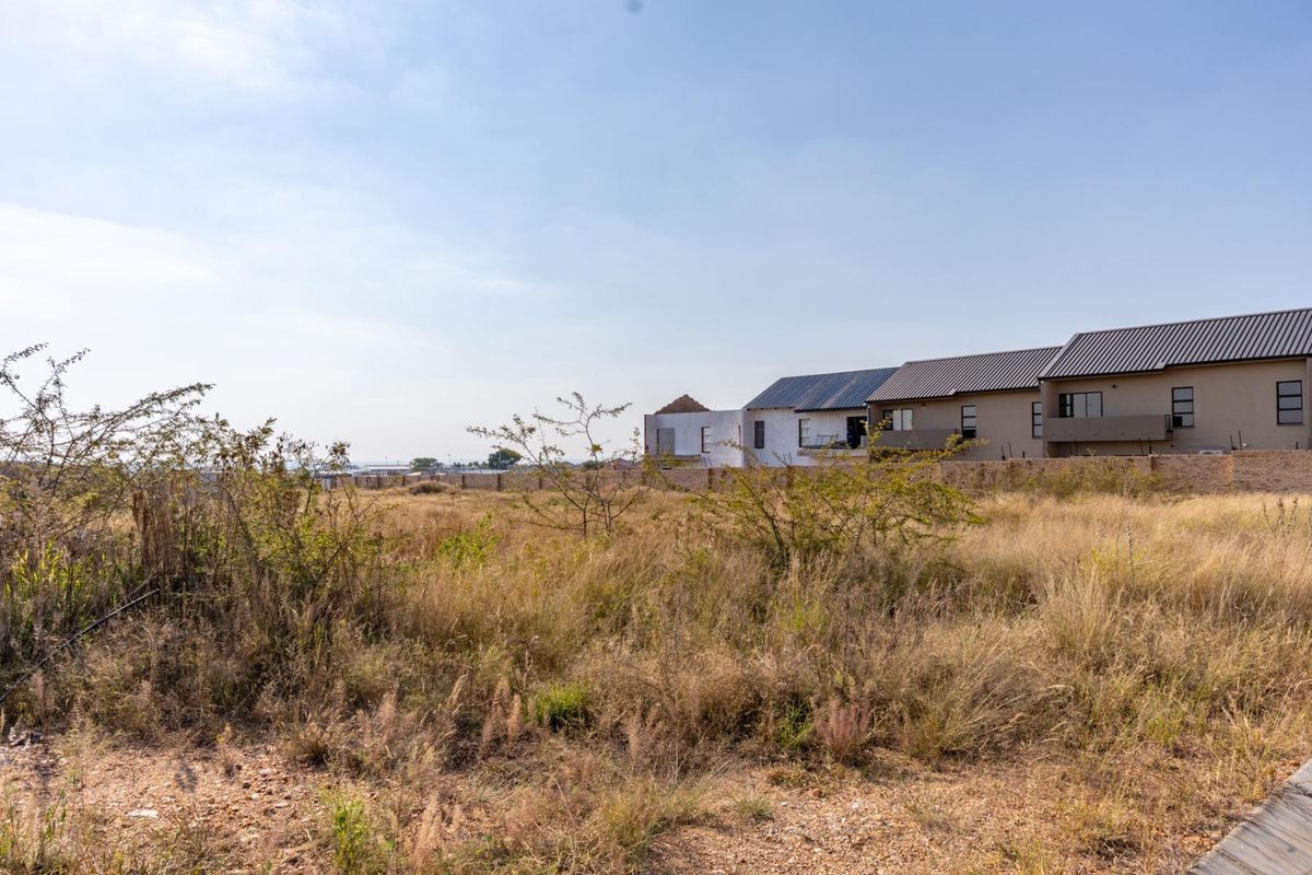 Developers look Closely... Big stand available in Bendor Ext 104 - Photo 3
