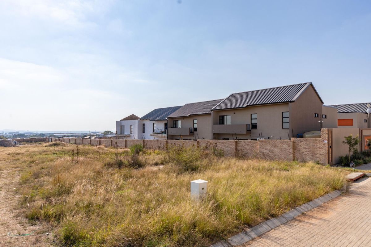 Developers look Closely... Big stand available in Bendor Ext 104 - Photo 2