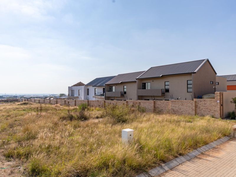 Developers look Closely... Big stand available in Bendor Ext 104 - Photo 2