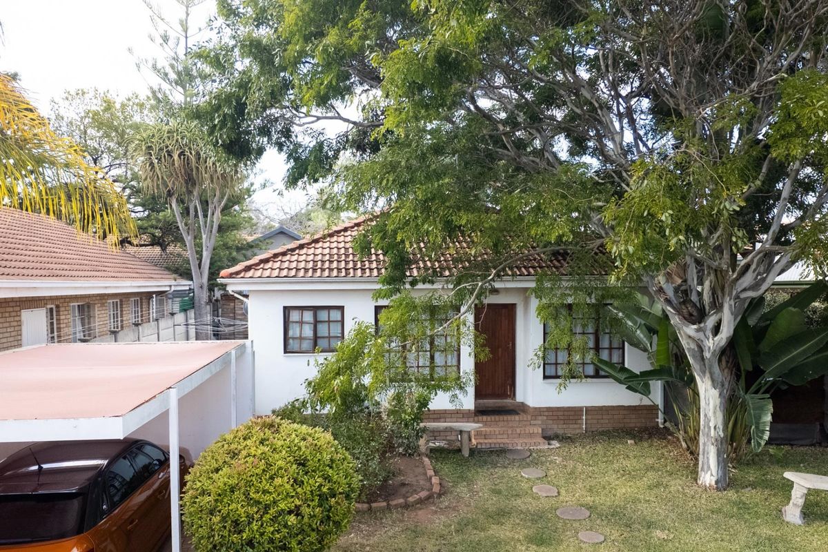 2 Bedroom Home in Popular Bendor Estate! - Photo 2