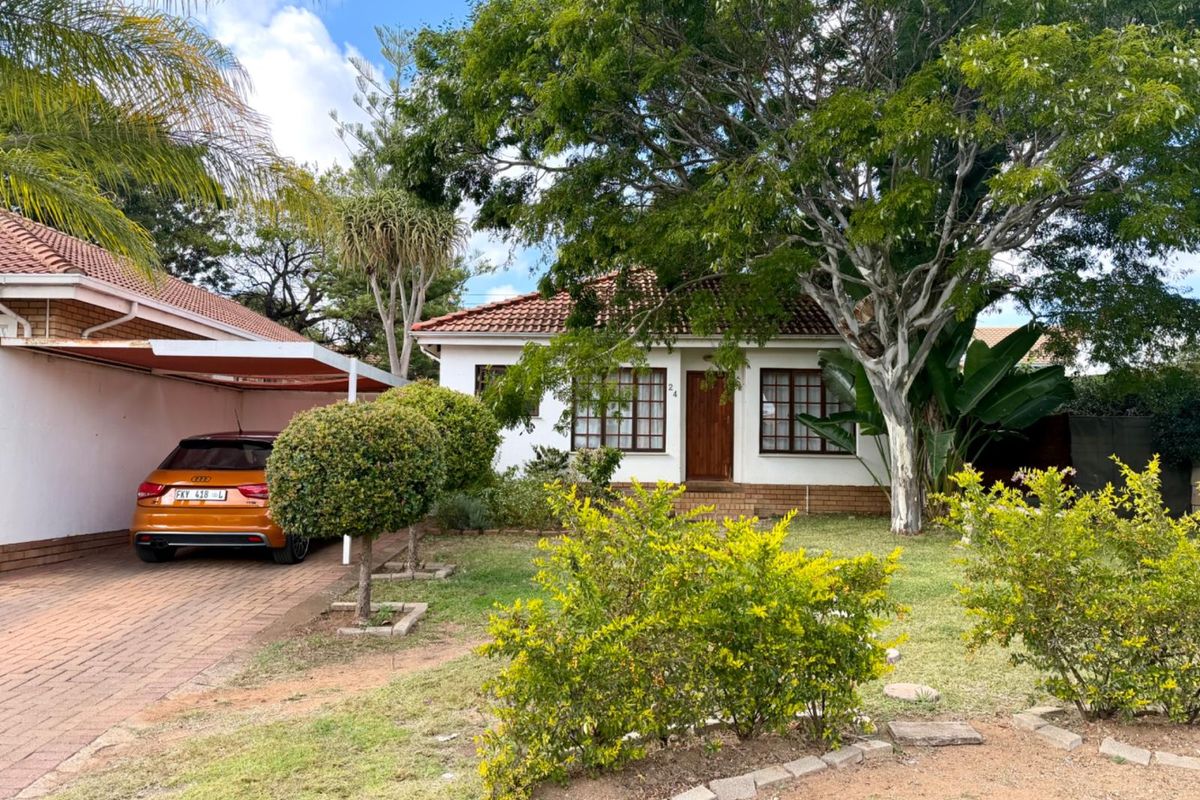 2 Bedroom Home in Popular Bendor Estate! - Photo 5