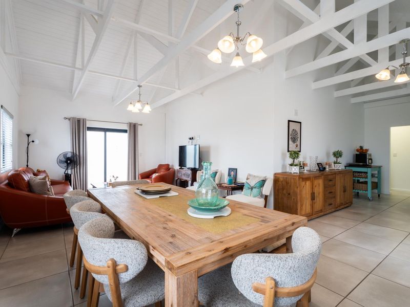 Stylish 3 Bedroom Home with 3 Bathrooms and Beach Access in Atlantic Sands Private Estate, Laaiplek - Photo 7