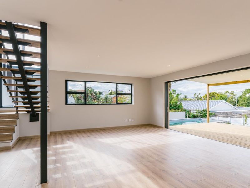 For the Entertainers and the Socialites - Expansive New Build in Lagoonside Suburb - Photo 9